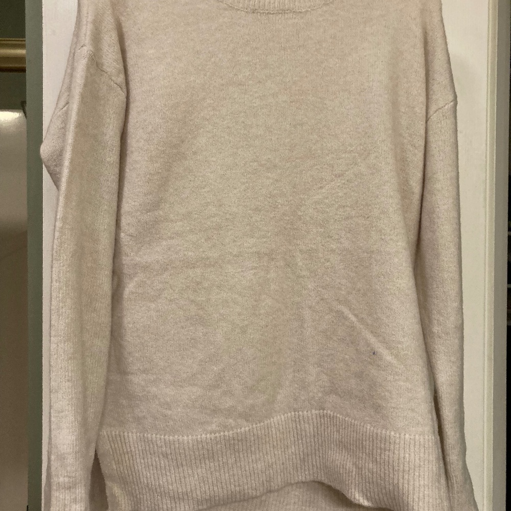 Boutique sweater size small